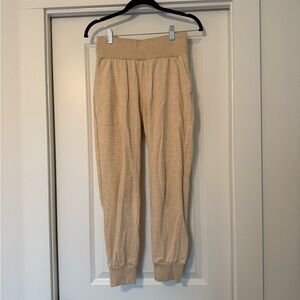 Nike Cream Dri-Fit Yoga Flow 7/8 Pants